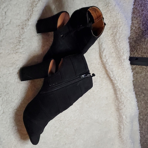 Never worn - Picture 2 of 6